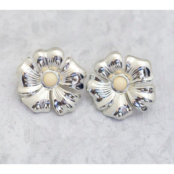 Vintage Silver Tone Flower Stud White Faux Pearl Stud Earrings by Avon - C8 - Picture 1 of 2